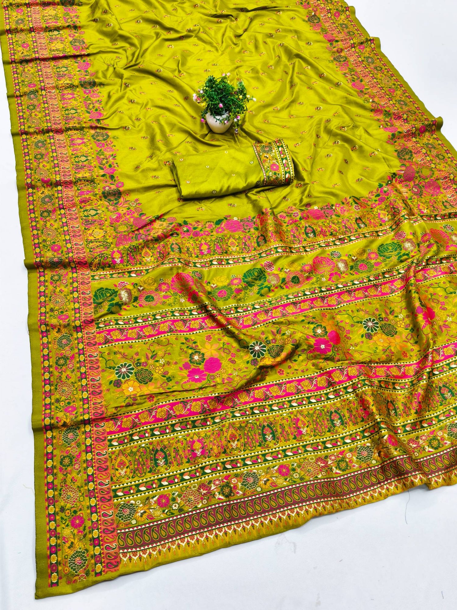 Ethnic Mehandi Nylon Dola Pashmina Saree With Quixotic Blouse Piece