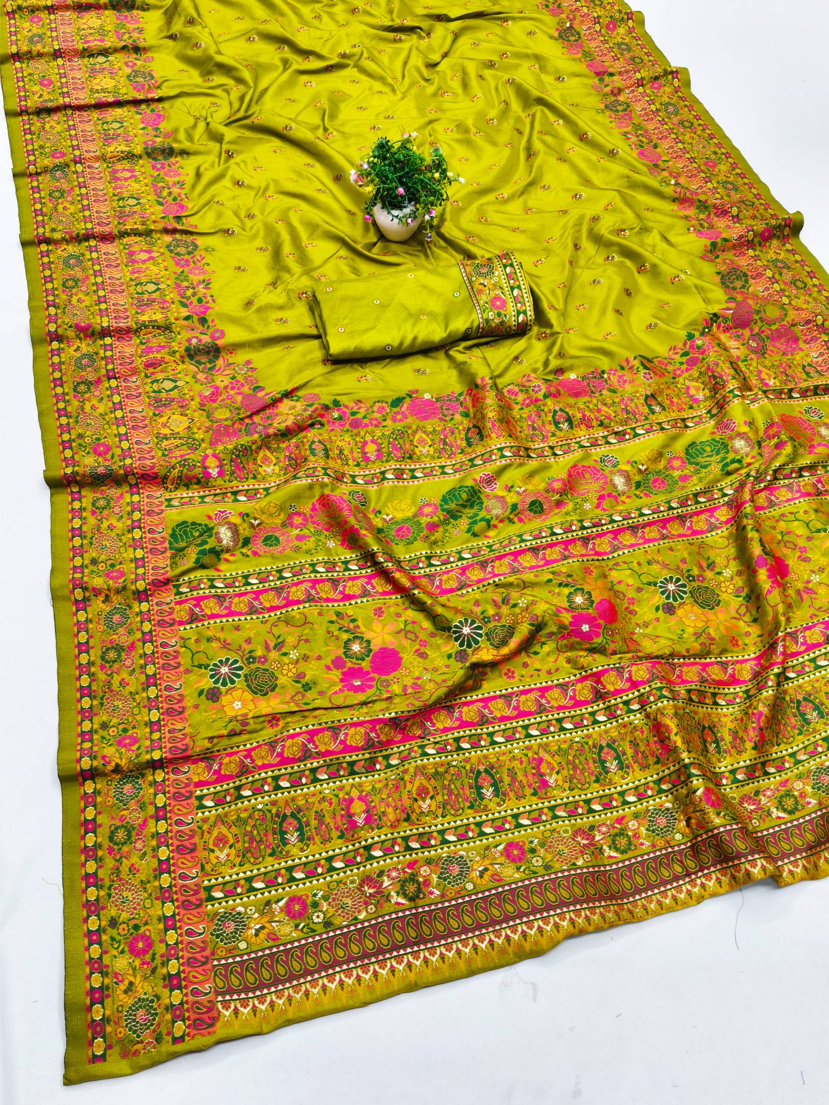 Ethnic Mehandi Nylon Dola Pashmina Saree With Quixotic Blouse Piece