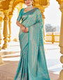 Pulsating Sea Green Kanjivaram Silk Saree With Resplendent Blouse Piece