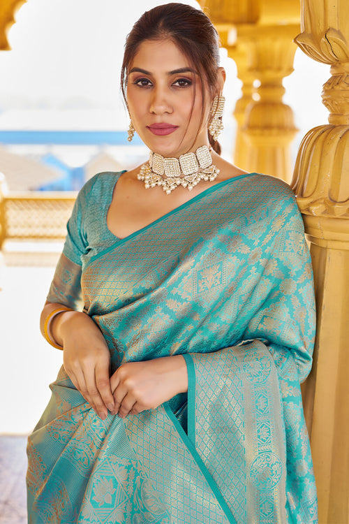 Load image into Gallery viewer, Pulsating Sea Green Kanjivaram Silk Saree With Resplendent Blouse Piece
