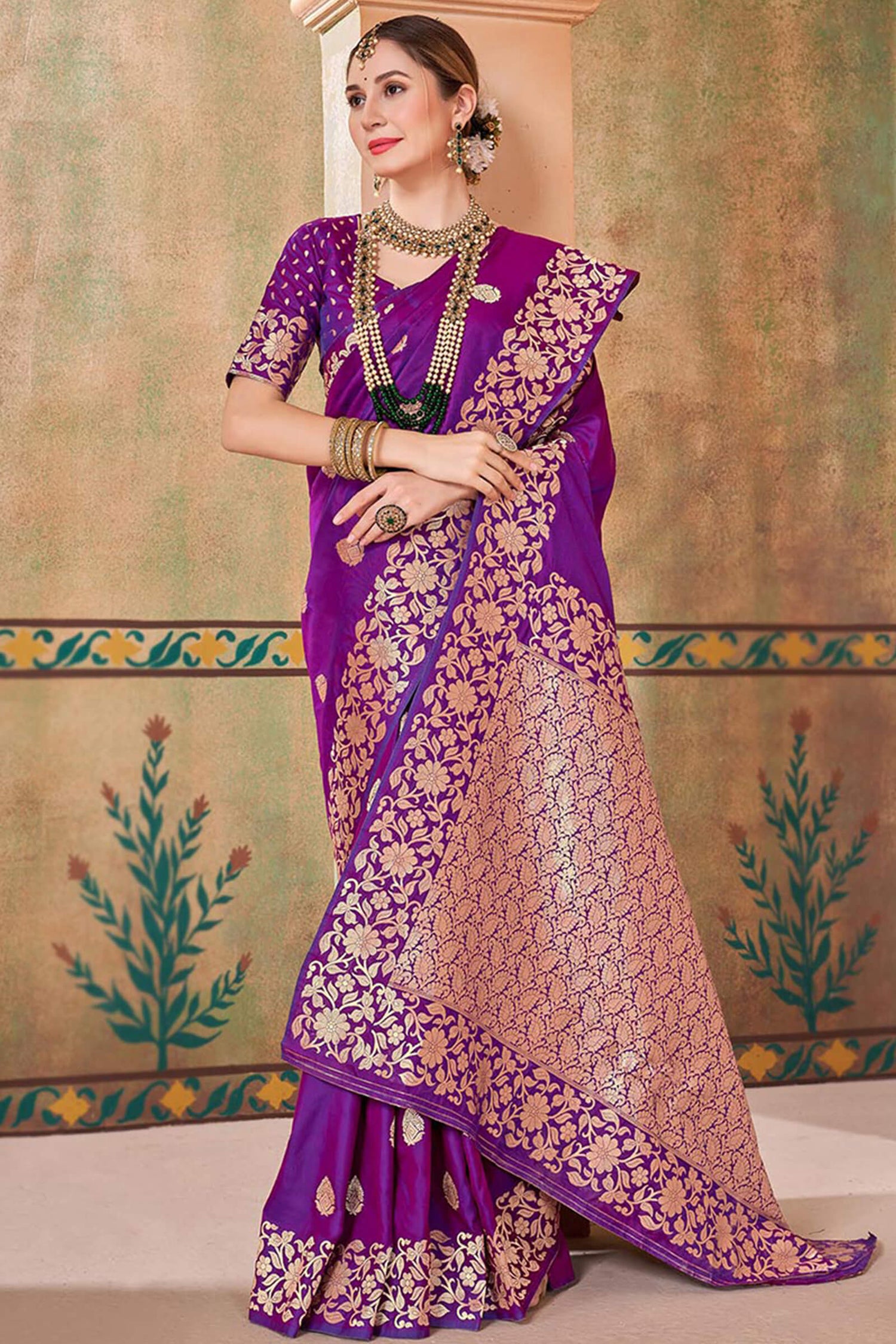 Evanescent Purple Soft Banarasi Silk Saree With Surreptitious Blouse Piece