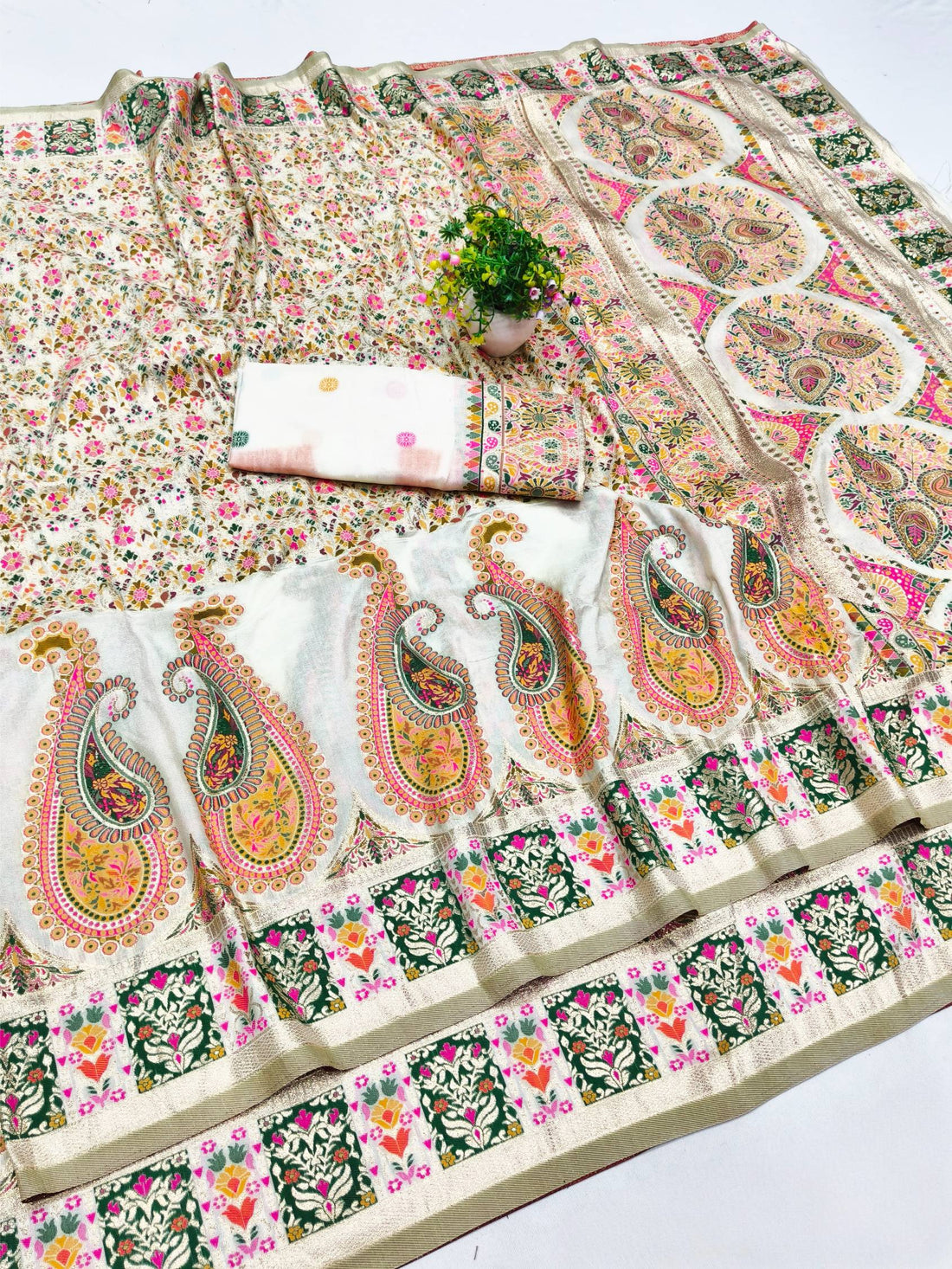 Stunner Beige Nylon Dola Pashmina Saree With Fragrant Blouse Piece