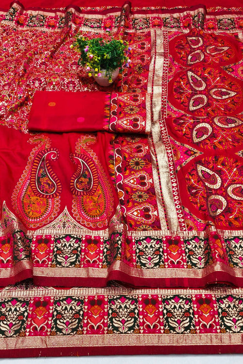 Load image into Gallery viewer, Adoring Red Nylon Dola Pashmina Saree With Designer Blouse Piece
