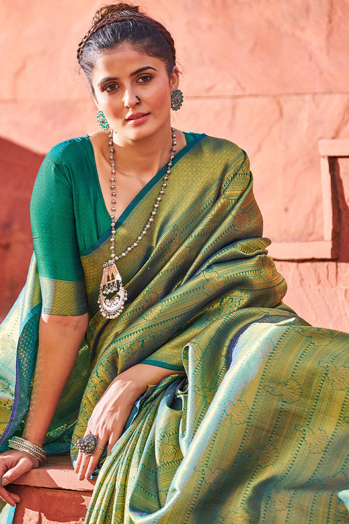 Load image into Gallery viewer, Exquisite Rama Kanjivaram Silk Saree With Classic Blouse Piece
