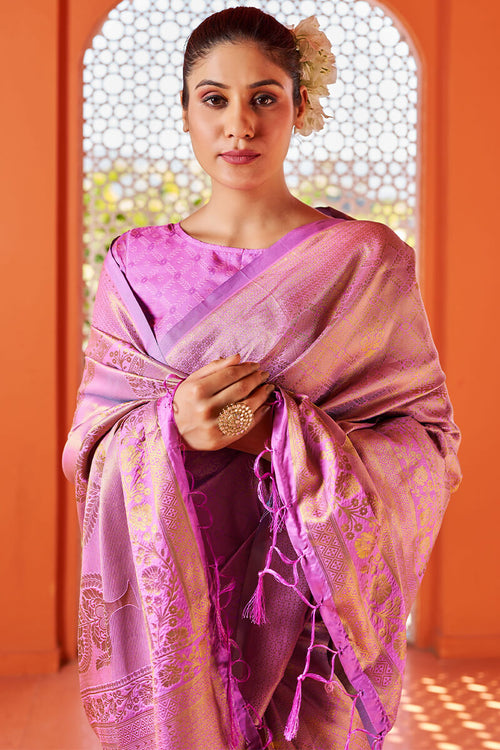 Load image into Gallery viewer, Glowing Pink Kanjivaram Silk Saree With Alluring Blouse Piece
