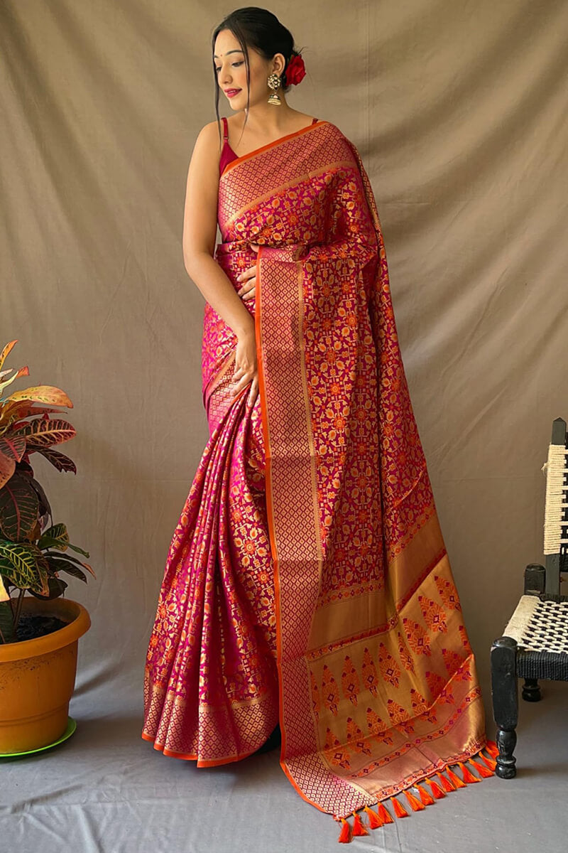 Majestic Dark Pink Patola Silk Saree with Alluring Blouse Piece