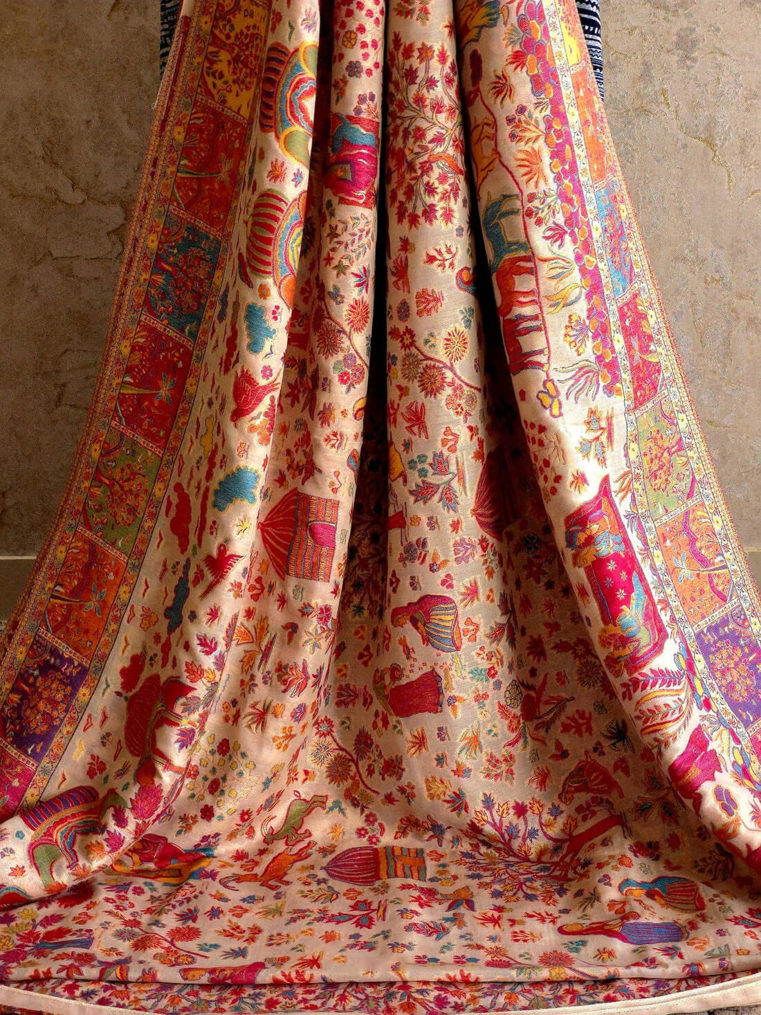 Petrichor Beige Pashmina Saree With Ideal Blouse Piece