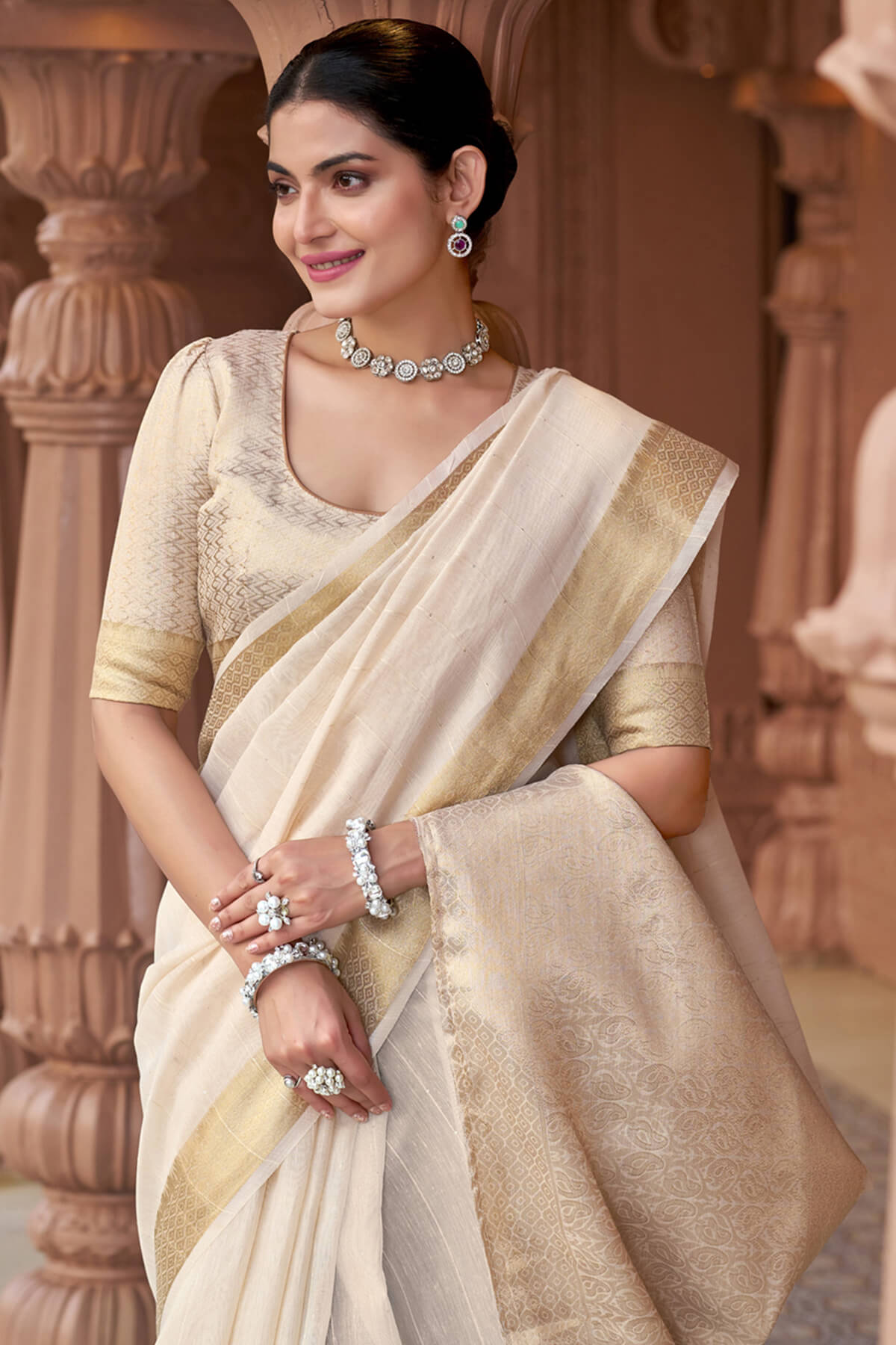 Sumptuous Off White Cotton Silk Saree With Stunning Blouse Piece