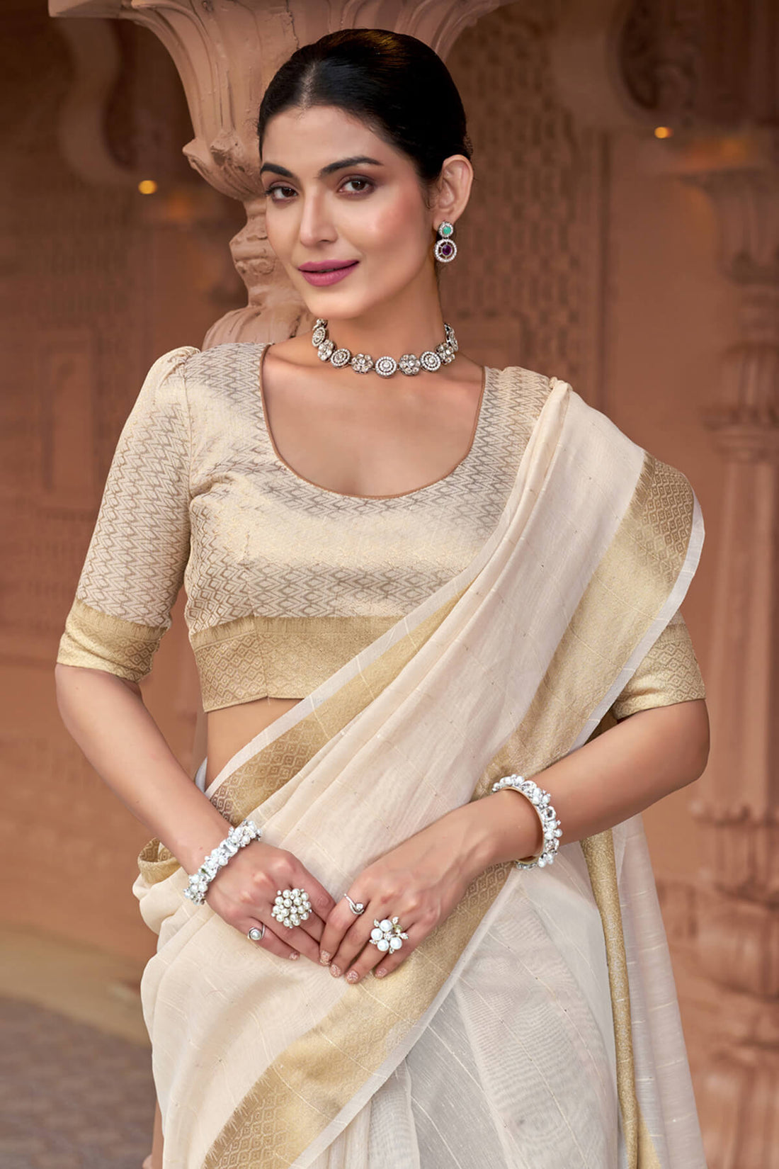 Sumptuous Off White Cotton Silk Saree With Stunning Blouse Piece
