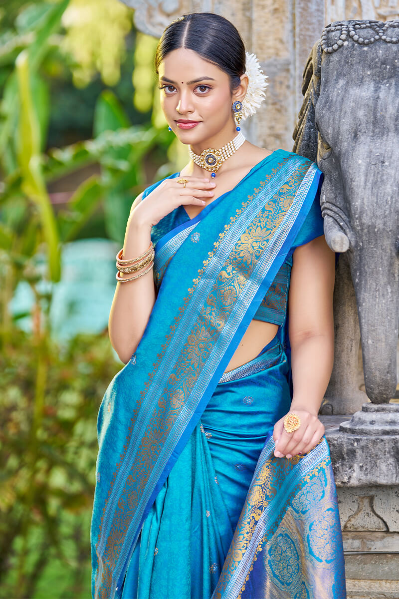 Energetic Firozi Kanjivaram Silk Saree With Traditional Blouse Piece