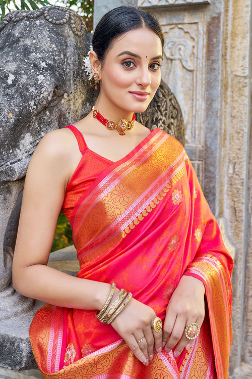 Load image into Gallery viewer, Stylish Pink Kanjivaram Silk Saree With Chatoyant Blouse Piece
