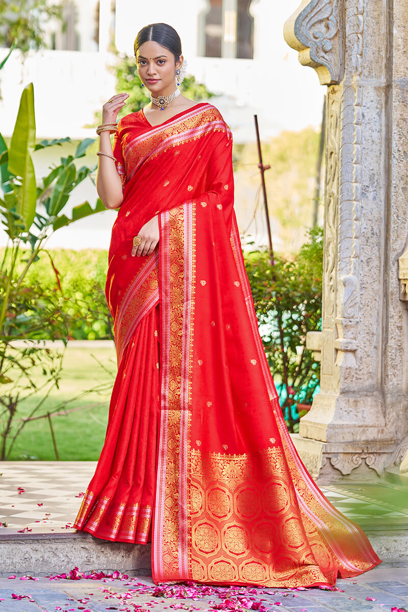 Glorious Red Kanjivaram Silk Saree With Confounding Blouse Piece