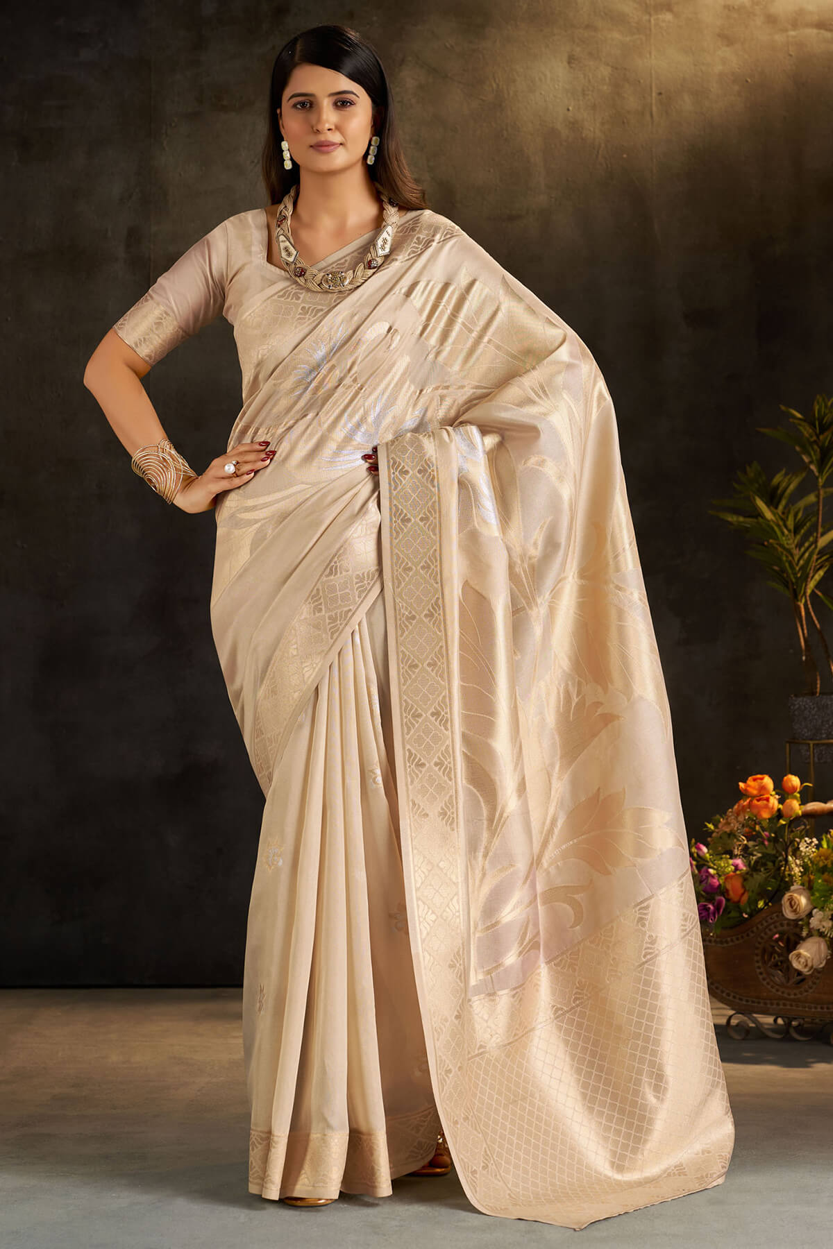 Devastating Beige Pure Banarasi Silk Saree With Flamboyant Blouse Piece