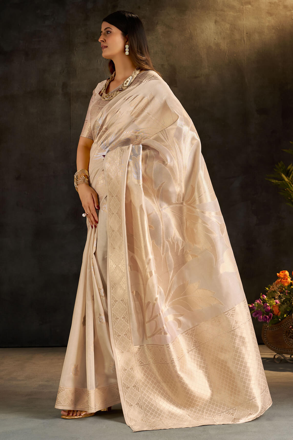 Devastating Beige Pure Banarasi Silk Saree With Flamboyant Blouse Piece