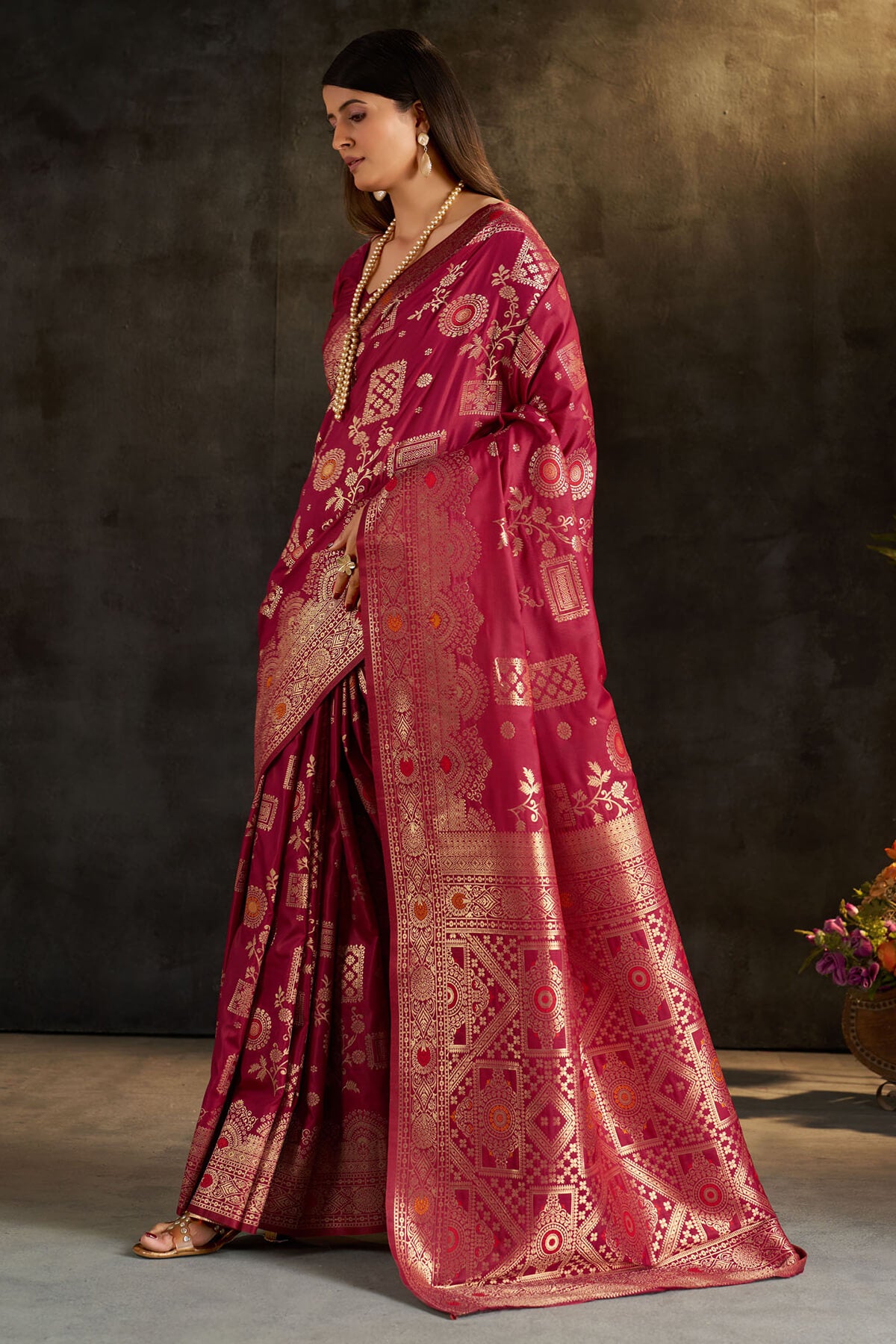 Unique Dark Pink Pure Banarasi Silk Saree With Outstanding Blouse Piece