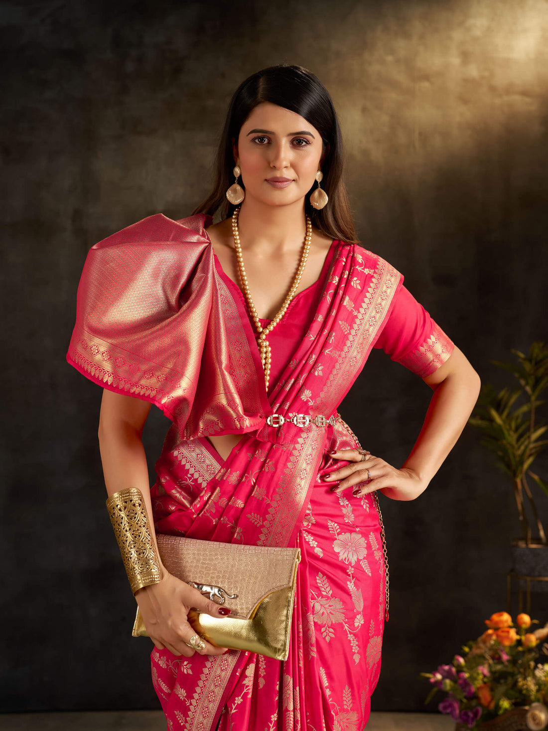 Sumptuous Dark Pink Pure Banarasi Silk Saree With Staggering Blouse Piece