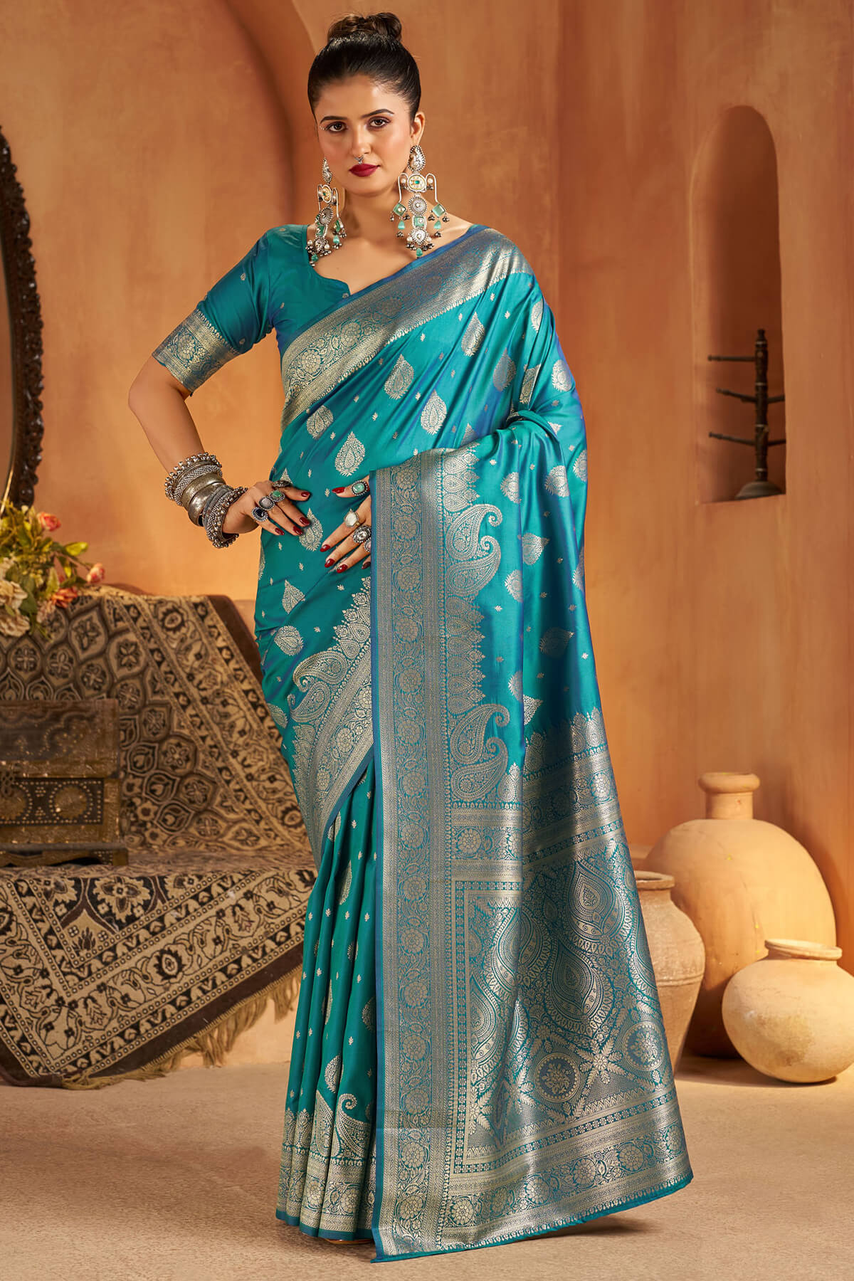 Lissome Firozi Pure Banarasi Silk Saree With Admirable Blouse Piece
