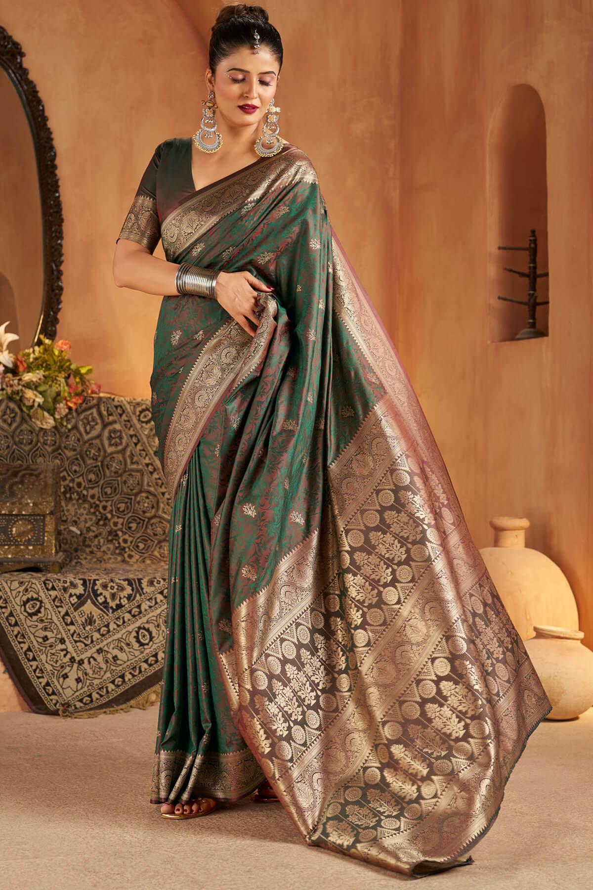 Diaphanous Green Pure Banarasi Silk Saree With Skinny Blouse Piece