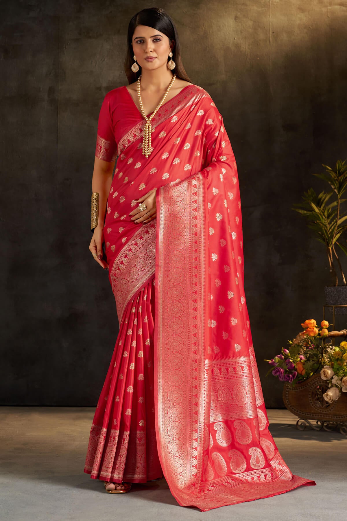 Pretty Red Pure Banarasi Silk Saree With Designer Blouse Piece