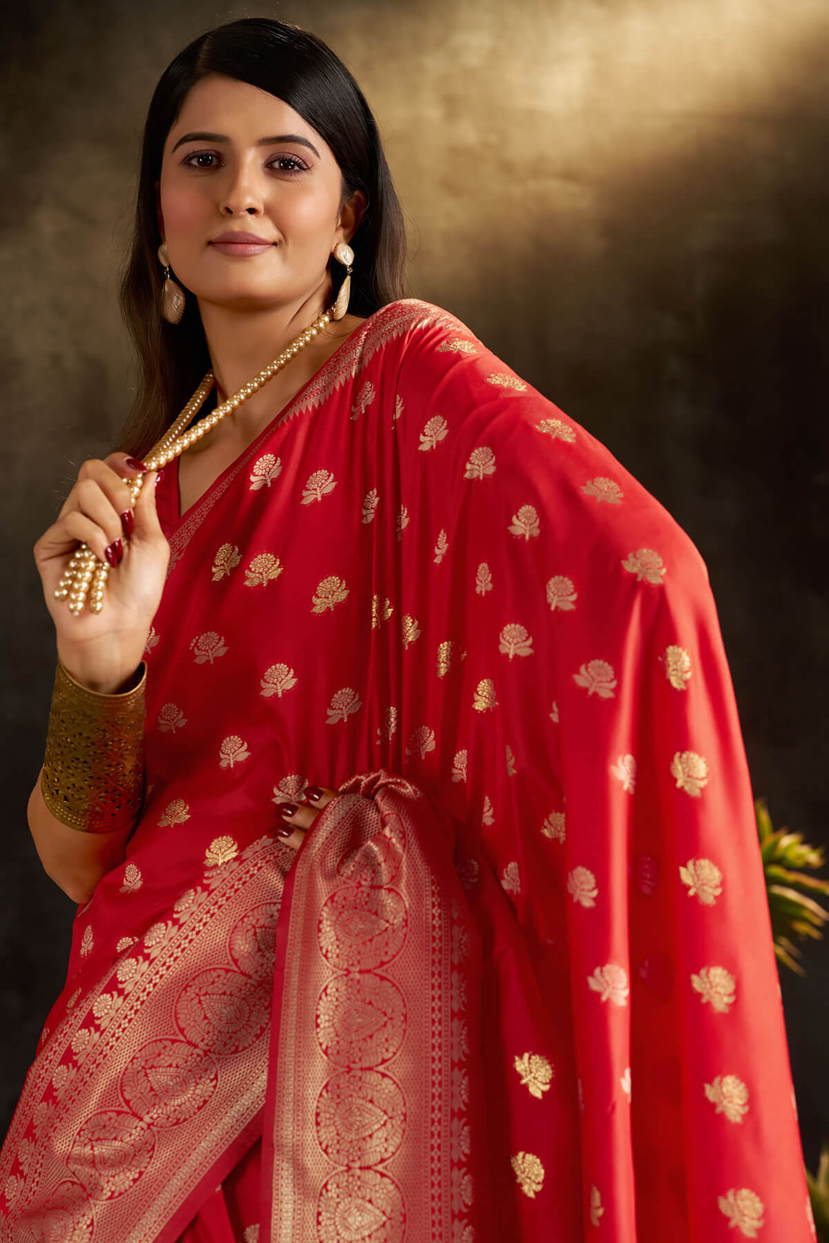 Pretty Red Pure Banarasi Silk Saree With Designer Blouse Piece