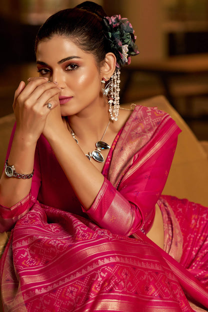 Ephemeral Dark Pink Pure Zari Weaving Banarasi Silk Saree With Outstanding Blouse Piece