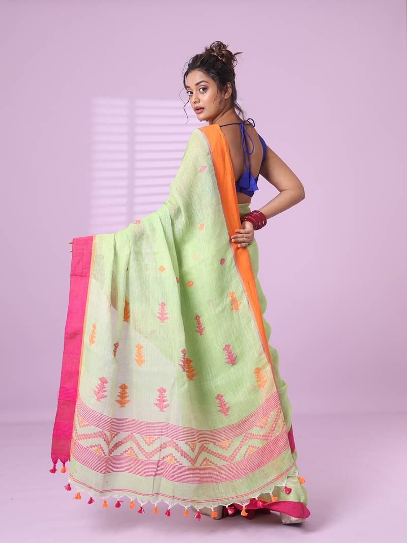 Comely Pista Handloom Cotton Silk Saree With Quintessential Blouse Piece