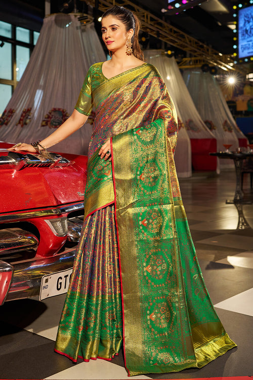 Load image into Gallery viewer, Fancifull Dark Green Kanjivaram Silk Saree With Inspiring Blouse Piece
