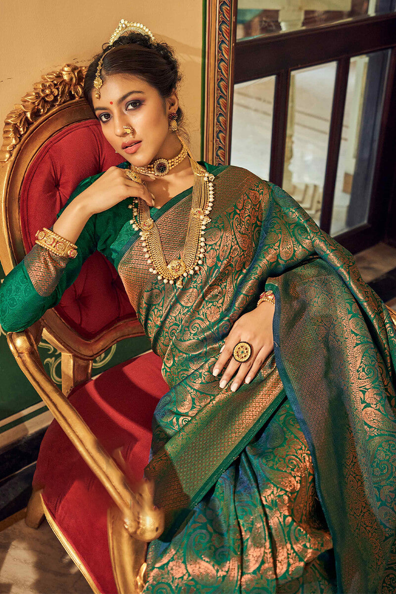 Profuse Dark Green Kanjivaram Silk Saree With Exuberant Blouse Piece