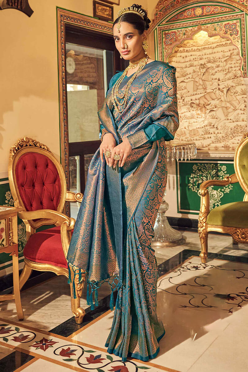 Splendorous Rama Kanjivaram Silk Saree With Felicitous Blouse Piece