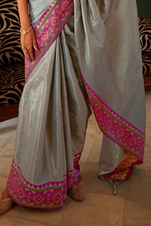 Load image into Gallery viewer, Engrossing Grey Kanjivaram Silk Saree With Hypnotic Blouse Piece
