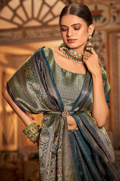 Load image into Gallery viewer, Extraordinary Rama Kanjivaram Silk Saree With Gorgeous Blouse Piece
