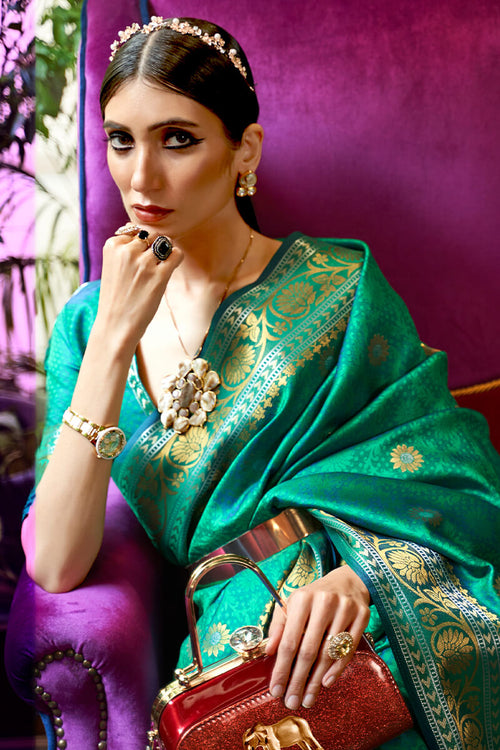 Load image into Gallery viewer, Woebegone Rama Kanjivaram Silk Saree With Delectable Blouse Piece
