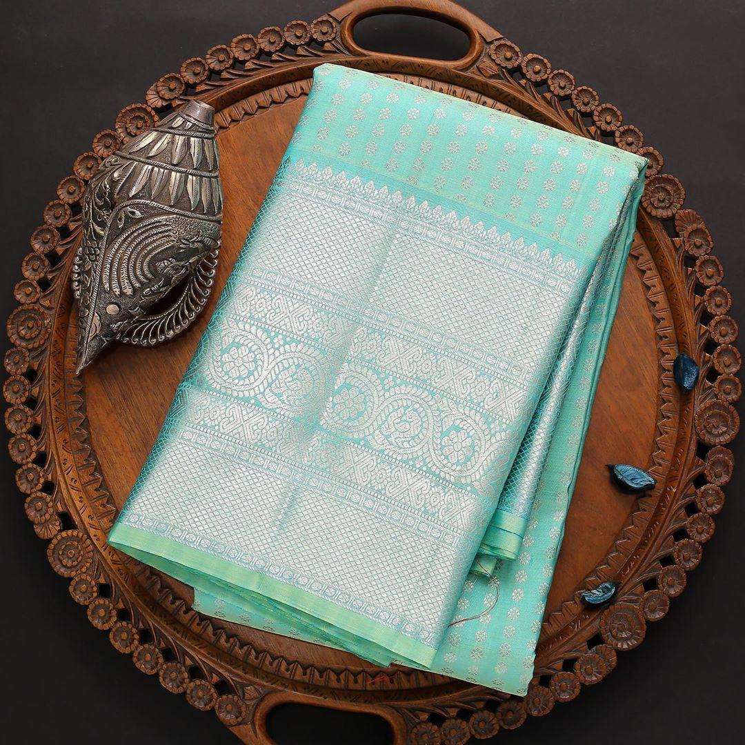 Divine Firozi Soft Silk Saree With Dalliance Blouse Piece