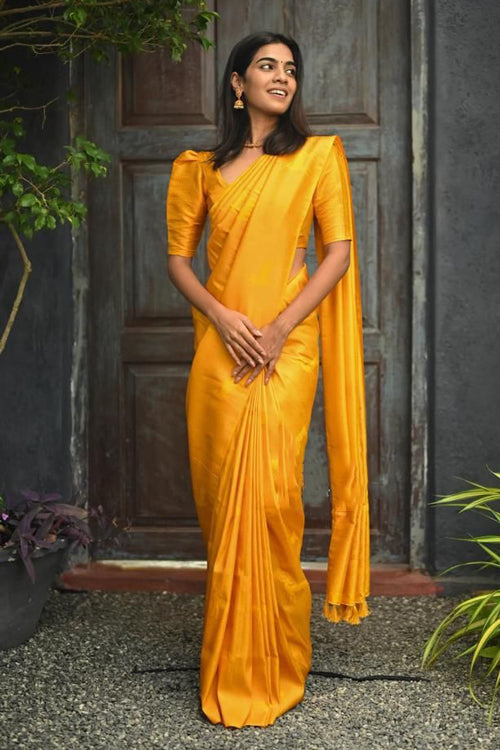 Load image into Gallery viewer, Serendipity Yellow Soft Silk Saree With Susurrous Blouse Piece
