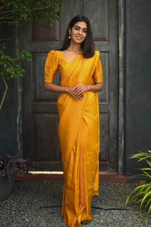 Load image into Gallery viewer, Serendipity Yellow Soft Silk Saree With Susurrous Blouse Piece
