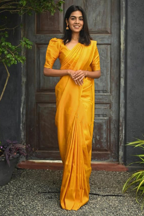 Load image into Gallery viewer, Serendipity Yellow Soft Silk Saree With Susurrous Blouse Piece
