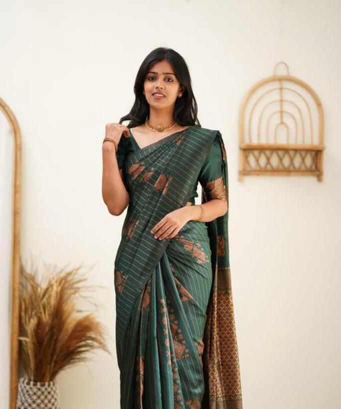 Amazing Dark Green Soft Silk Saree With Gorgeous Blouse Piece