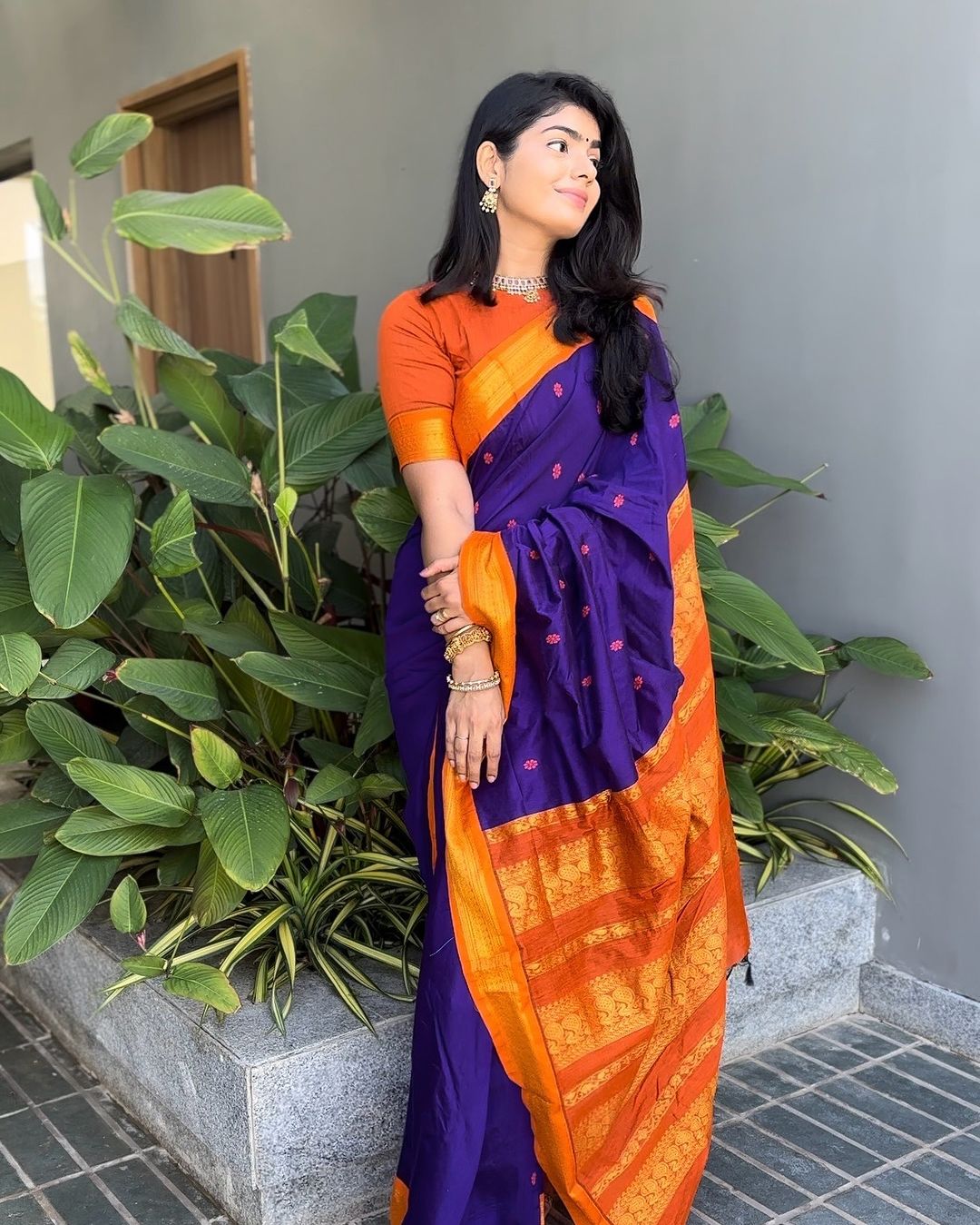 Gleaming Purple Soft Silk Saree With Phenomenal Blouse Piece