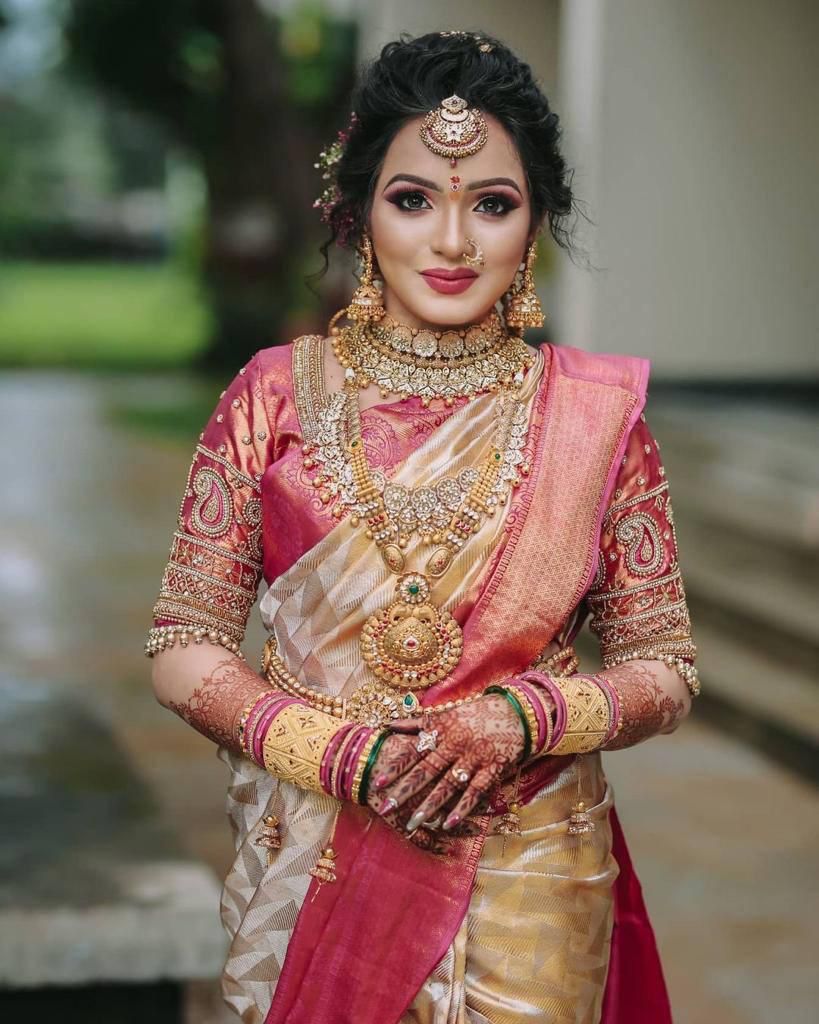 Snazzy Beige Soft Silk Saree With Opulent Blouse Piece