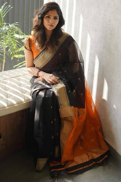 Flamboyant Black Cotton Silk Saree With Staring Blouse Piece