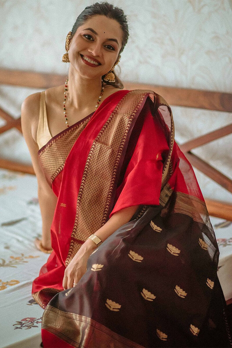 Classy Red Cotton Silk Saree With Designer Blouse Piece