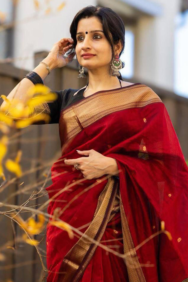 Blooming Red Cotton Silk Saree With Wonderful Blouse Piece