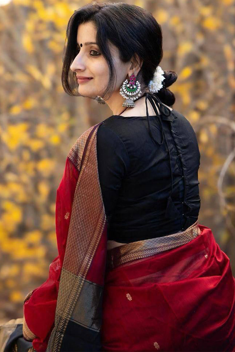 Blooming Red Cotton Silk Saree With Wonderful Blouse Piece