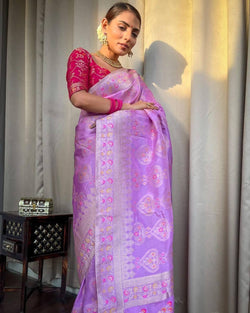 Dazzling Lavender Soft Silk Saree With Beautiful Blouse Piece