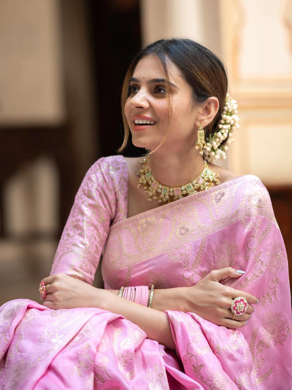 Incomparable Baby Pink Pink Soft Silk Saree With Snazzy Blouse Piece