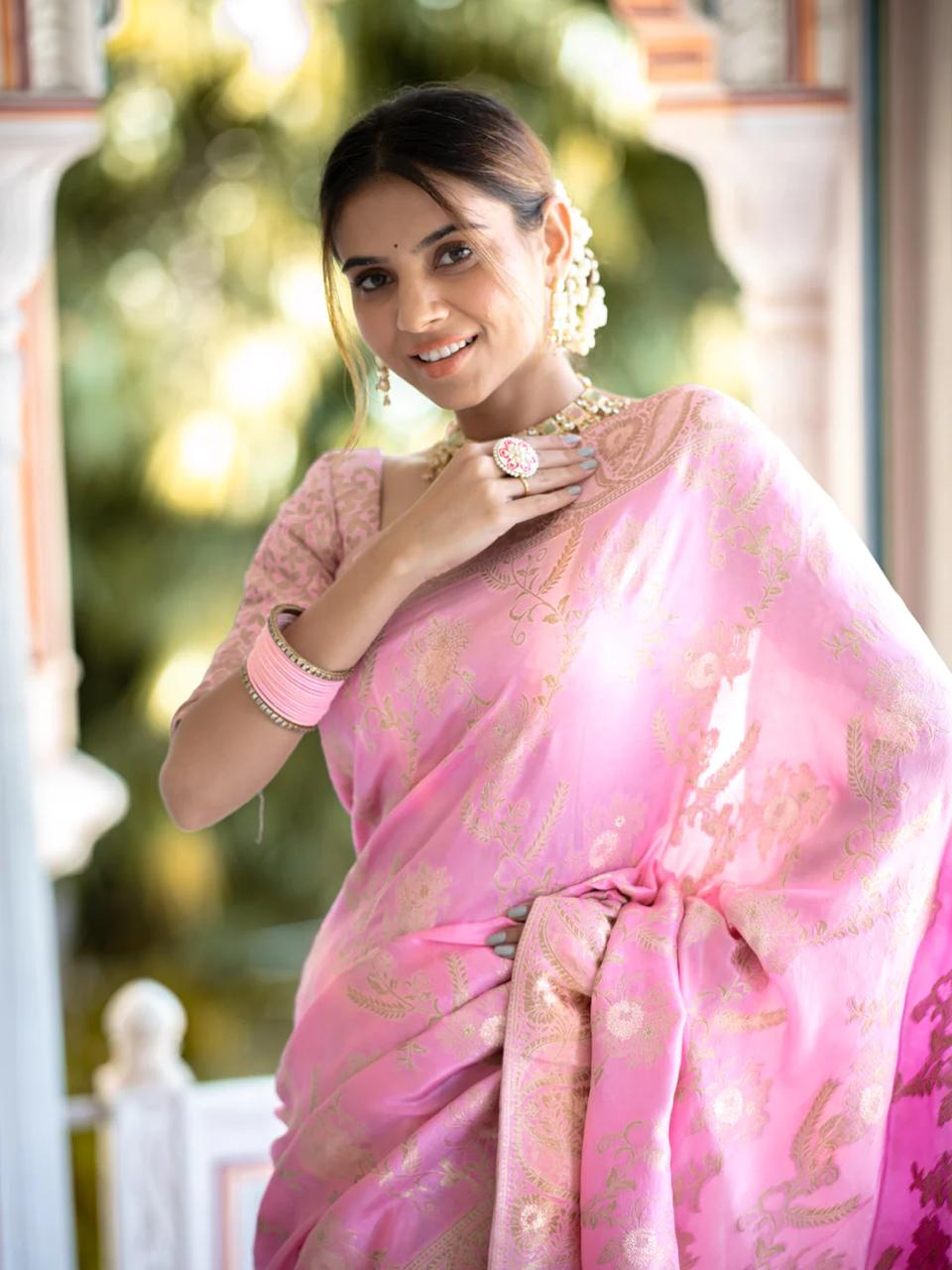 Incomparable Baby Pink Pink Soft Silk Saree With Snazzy Blouse Piece