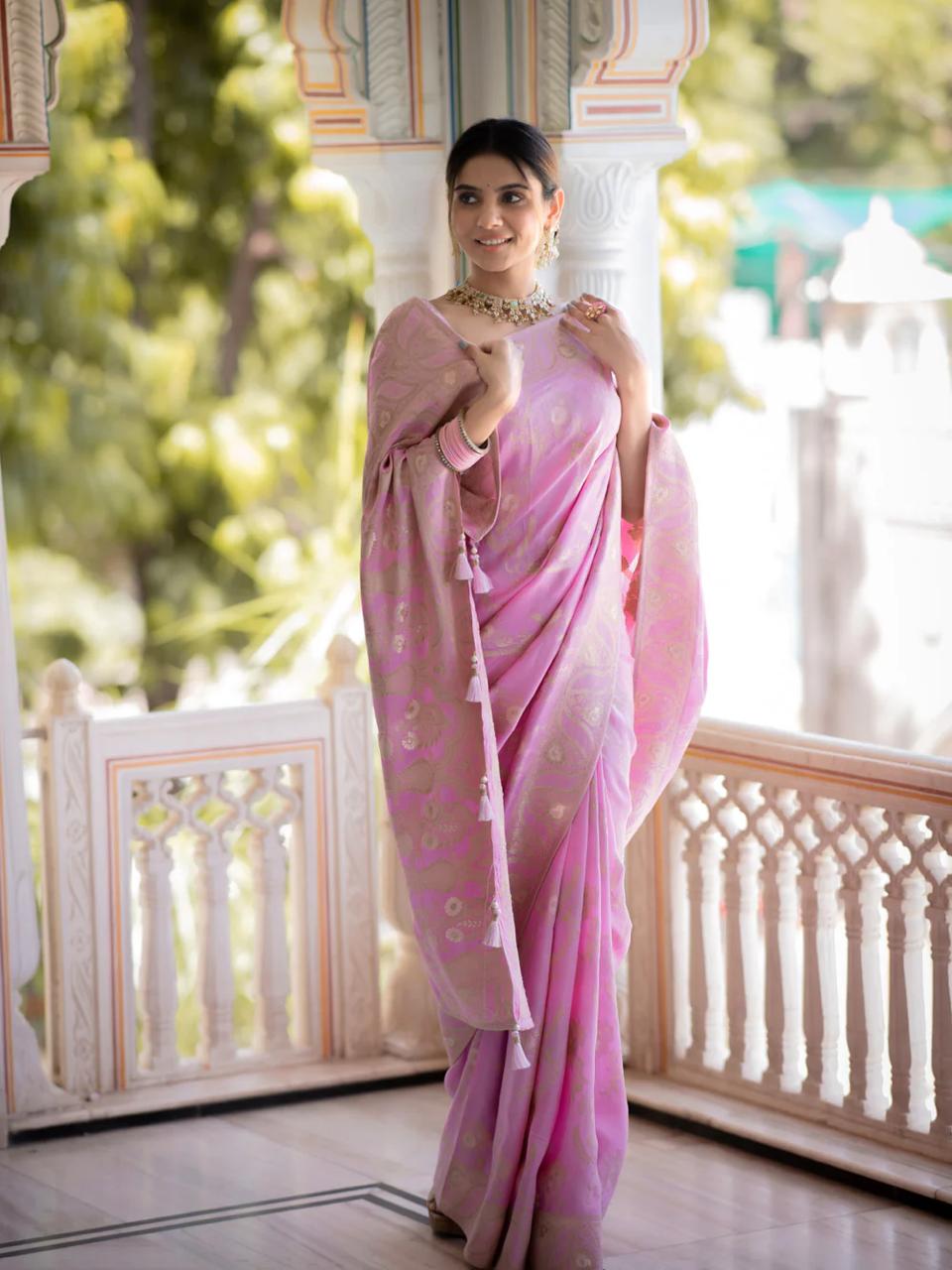 Incomparable Baby Pink Pink Soft Silk Saree With Snazzy Blouse Piece