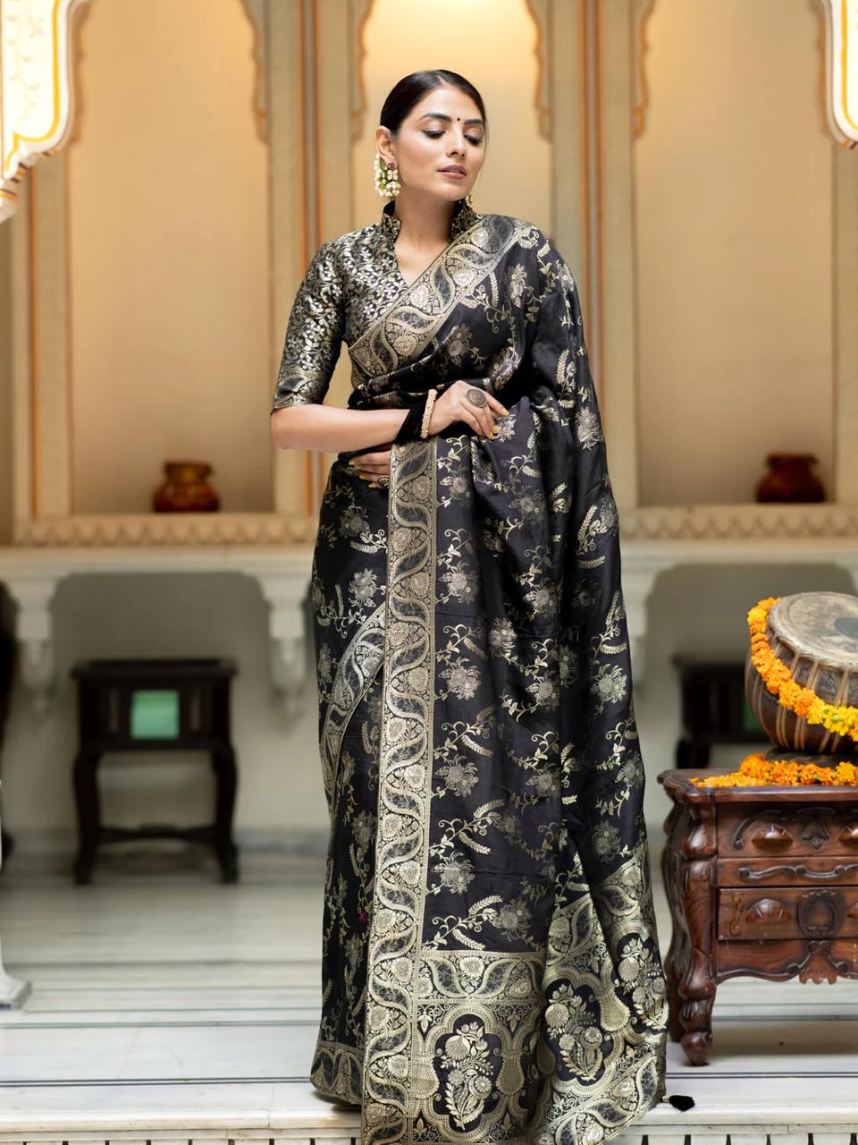 Blissful Black Soft Silk Saree With Angelic Blouse Piece