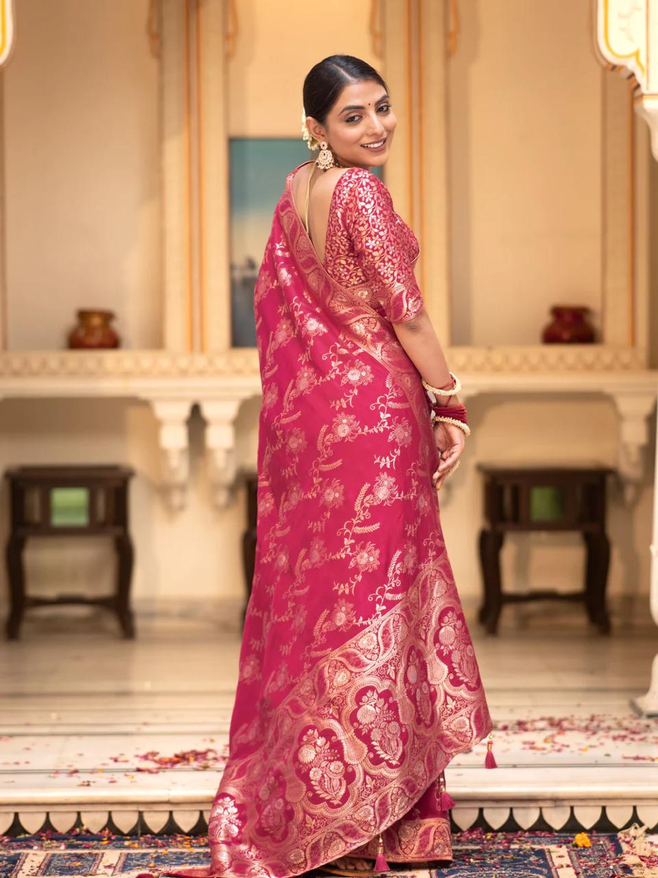 Chatoyant Dark Pink Soft Silk Saree With Chatoyant Blouse Piece