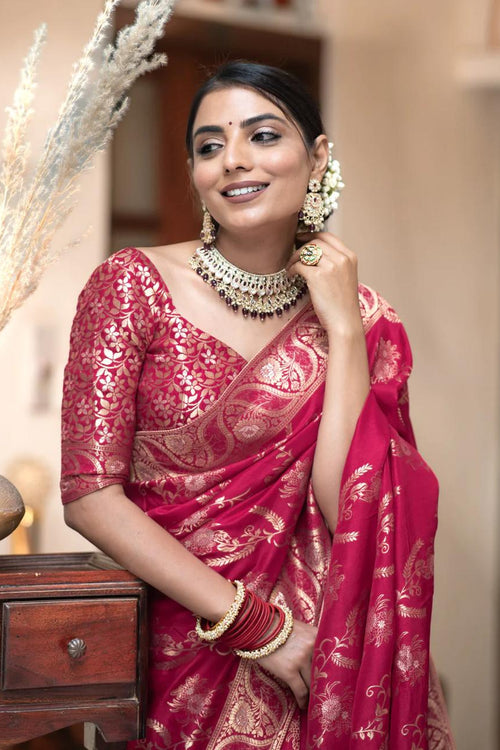 Load image into Gallery viewer, Chatoyant Dark Pink Soft Silk Saree With Chatoyant Blouse Piece
